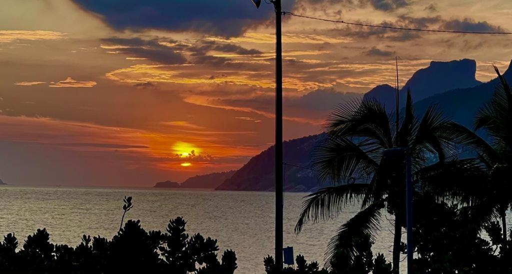Apartamento Luxo Frente Mar Arpoardor *